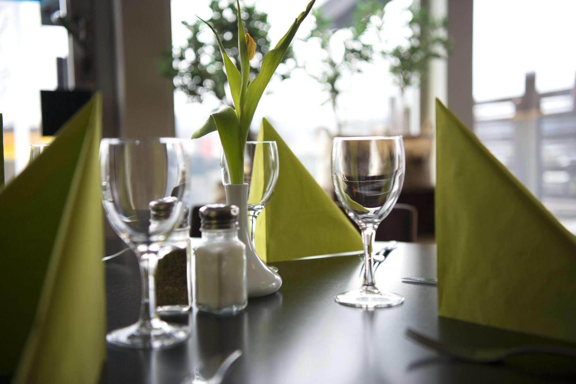 Scandic Oernskoeldsvik ภายนอก รูปภาพ